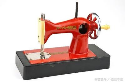 如何踩踏缝纫机?怎样安装机针?