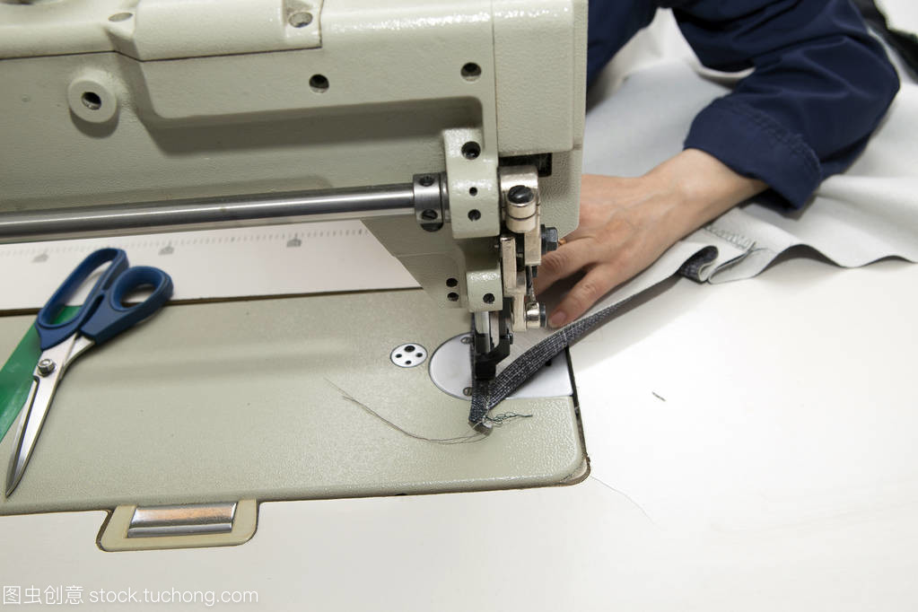 在小家具厂手工制作业务