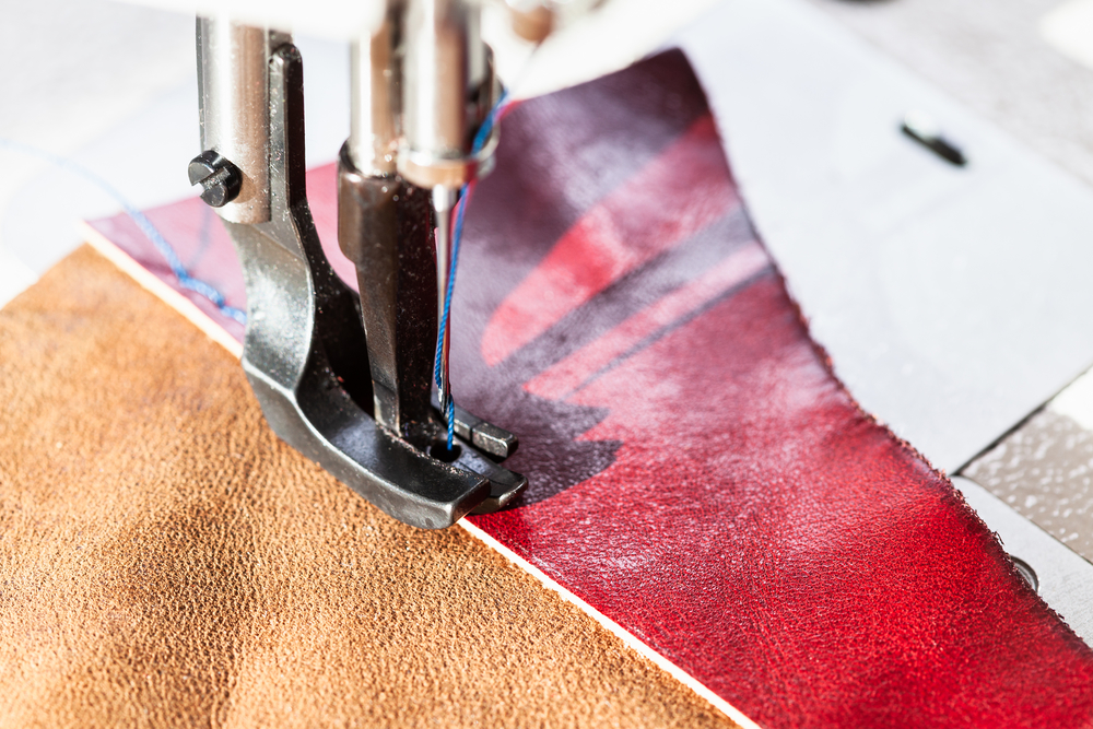 缝纫机缝制皮革件的正确关闭步骤